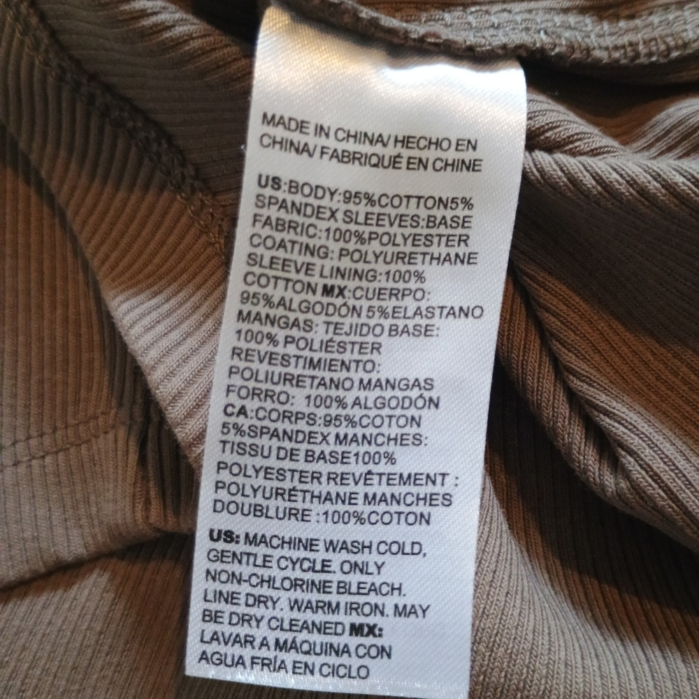 Chico's Women's Brown Mixed Media Blouse Size 0 (US Small) - Faux Leather Sleeve - Picture 13 of 13